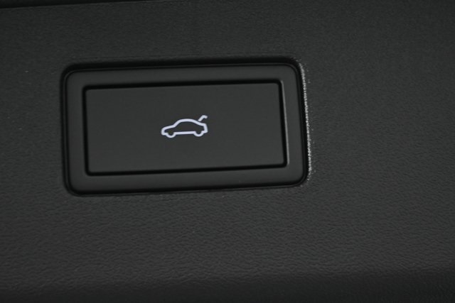 2025 Volkswagen Tiguan SE photo 9