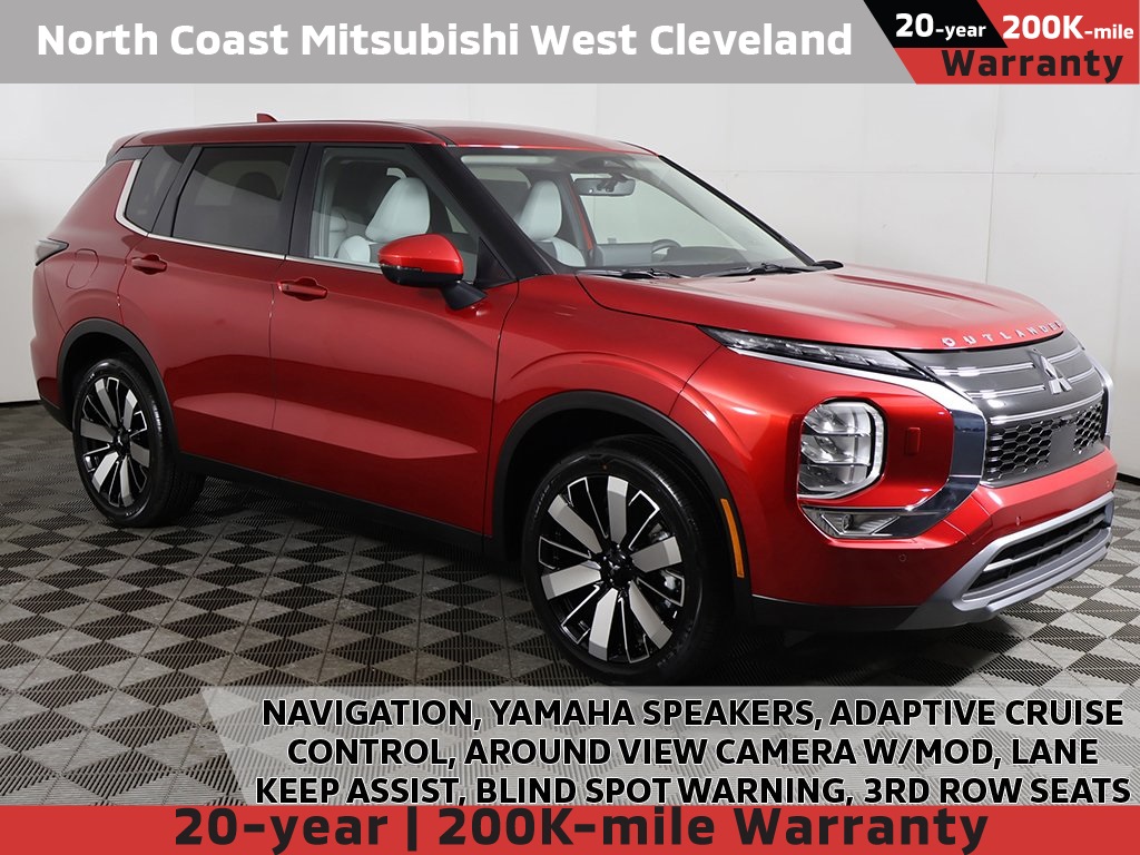 2025 Mitsubishi Outlander SE's photo