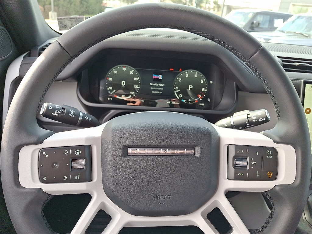 2025 Land Rover Defender 110 S photo 15