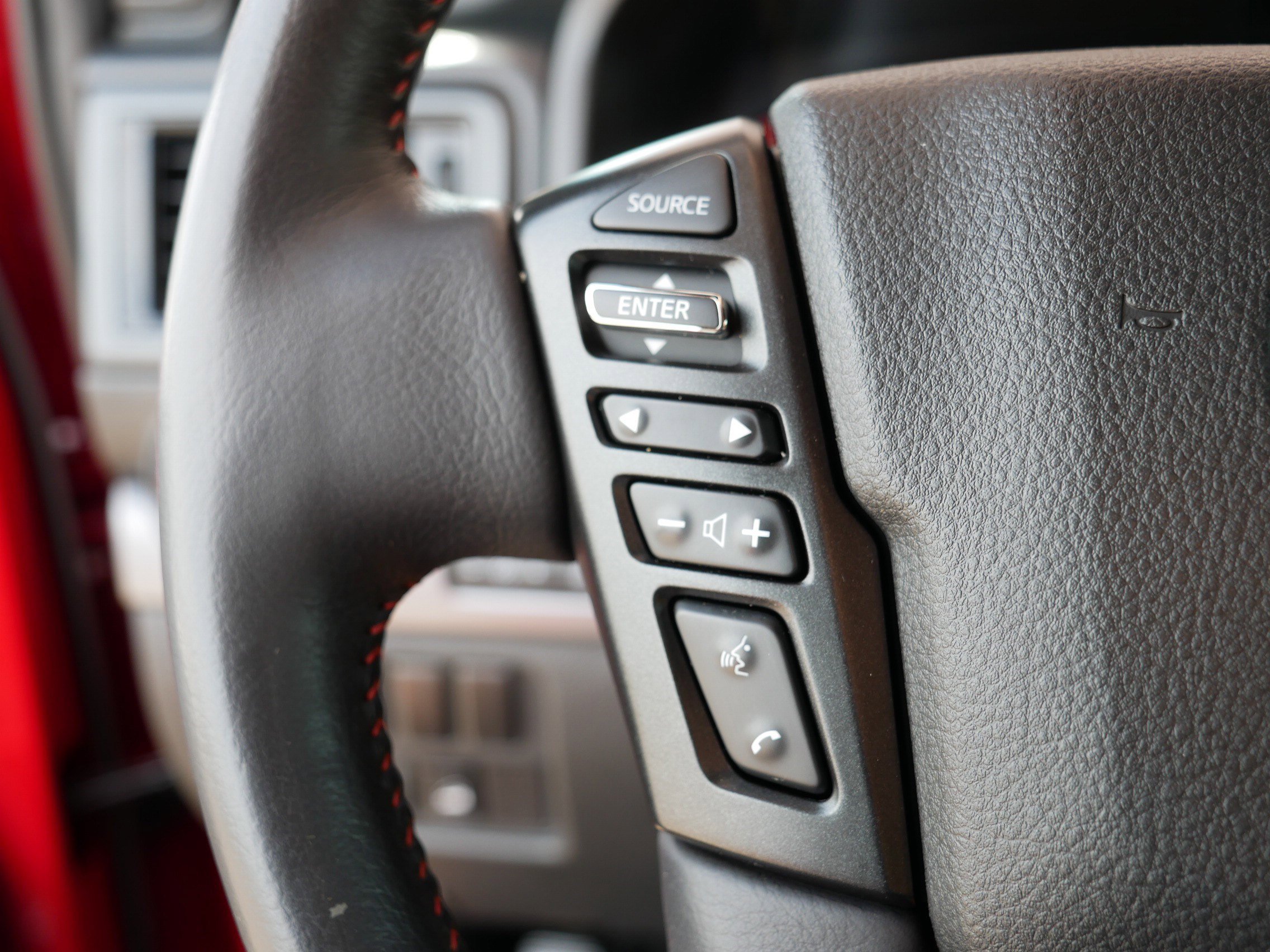2021 Nissan Titan PRO-4X photo 27