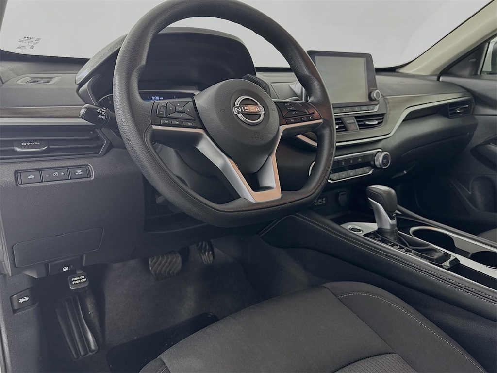 2023 Nissan Altima 2.5 SV photo 14