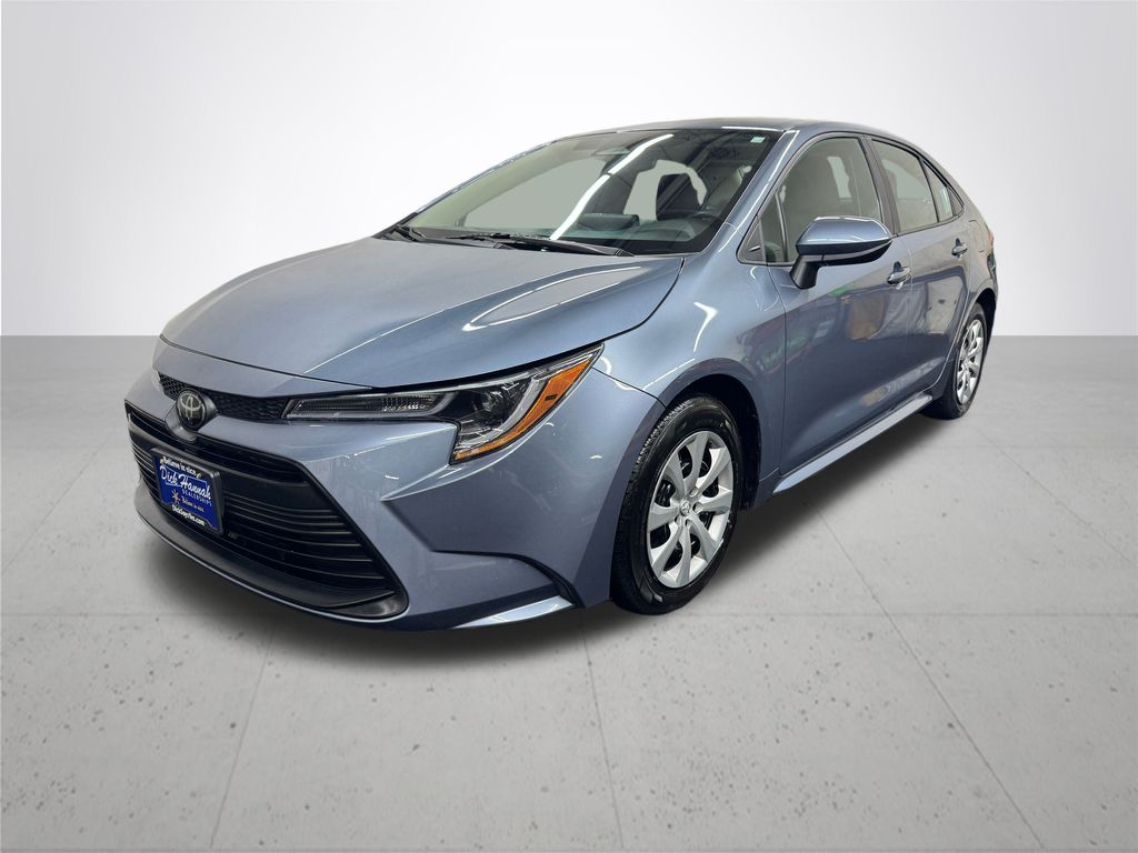 Used 2023 Toyota Corolla LE with VIN 5YFB4MDE5PP069471 for sale in Northfield, Minnesota