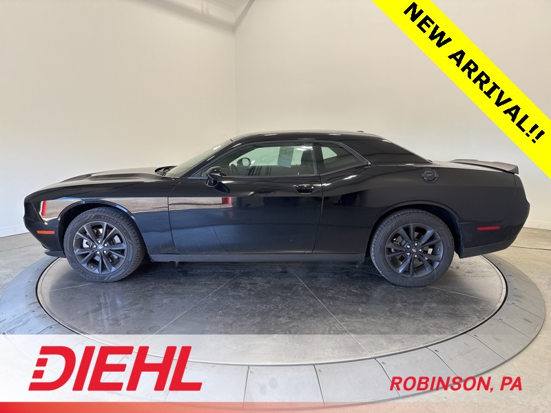 2022 Dodge Challenger SXT AWD photo 4