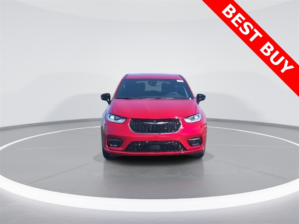 2026 Chrysler Pacifica photo 3