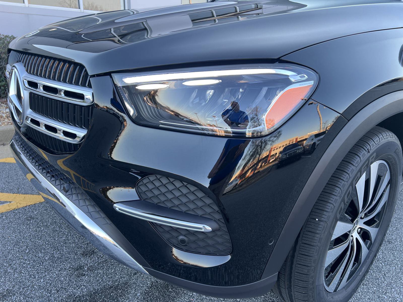 2025 Mercedes Benz GLE 350 4MATIC photo 3