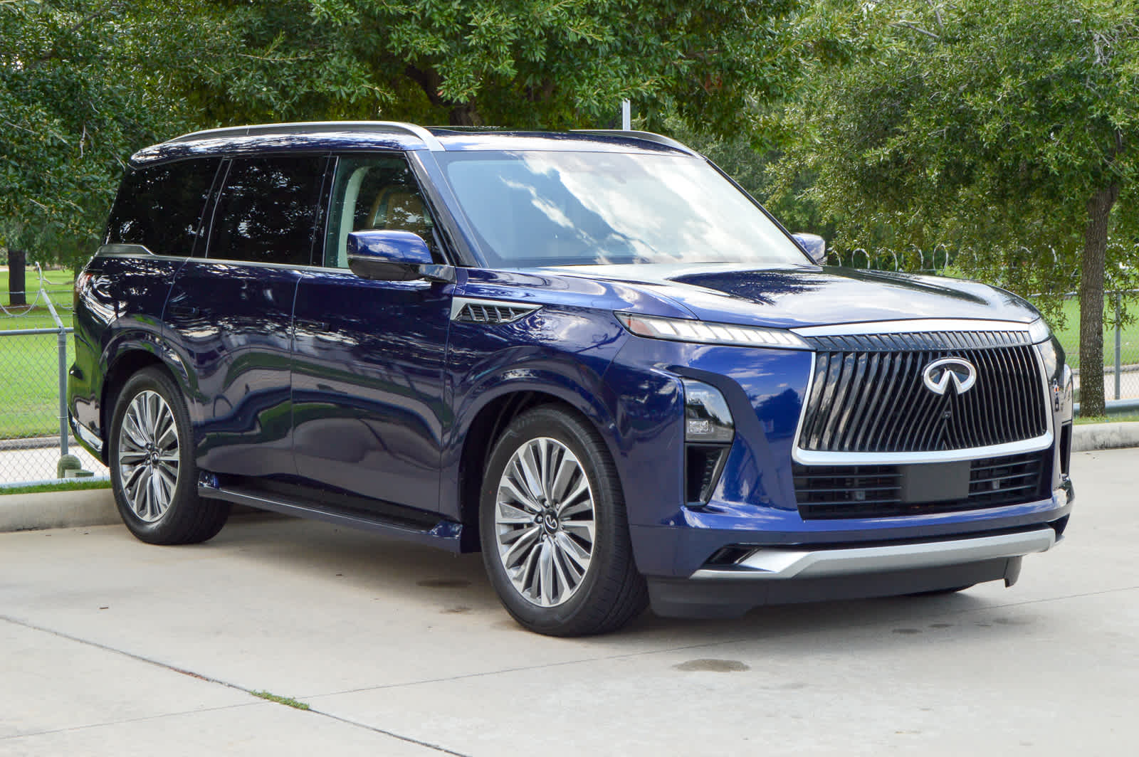 2025 Infiniti QX80 Sensory photo 3