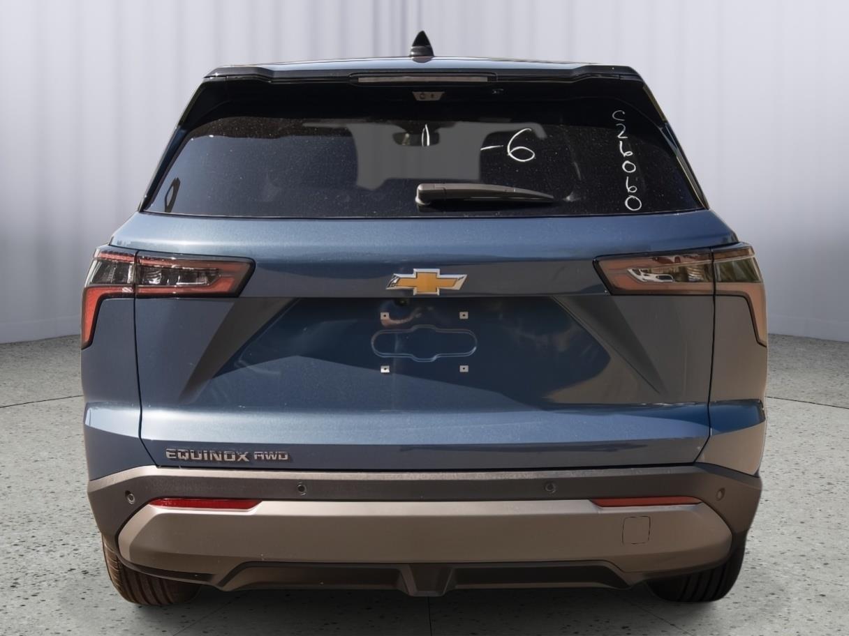 2026 Chevrolet Equinox LT photo 4