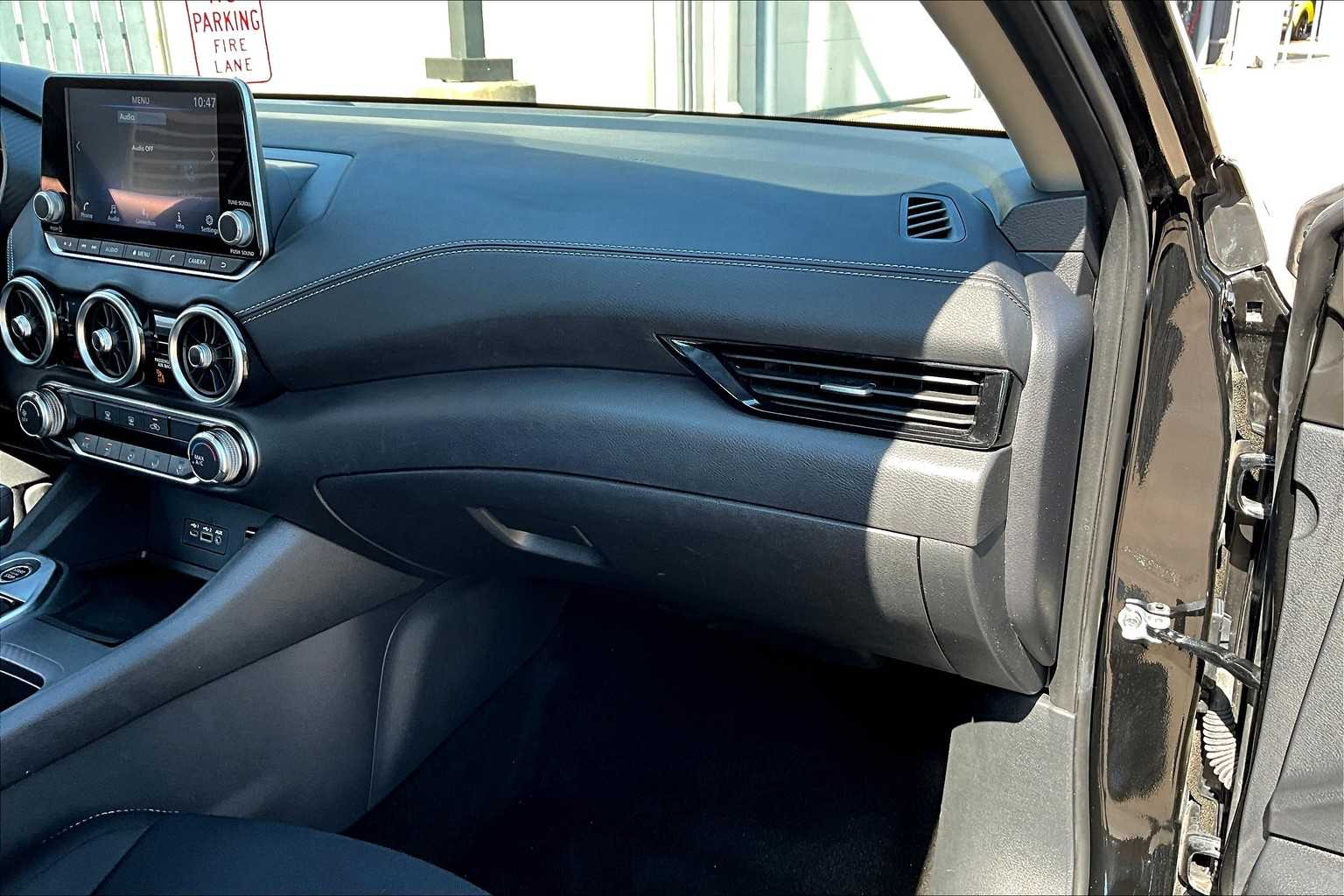 2023 Nissan Sentra SV photo 17