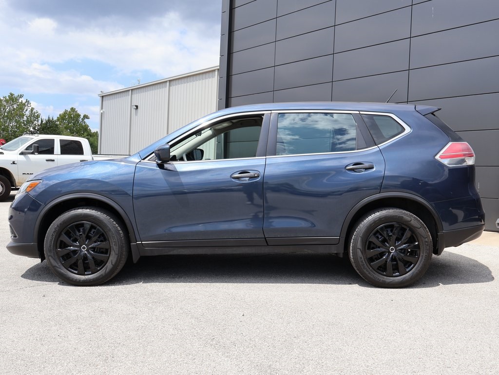 2016 Nissan Rogue S photo 2