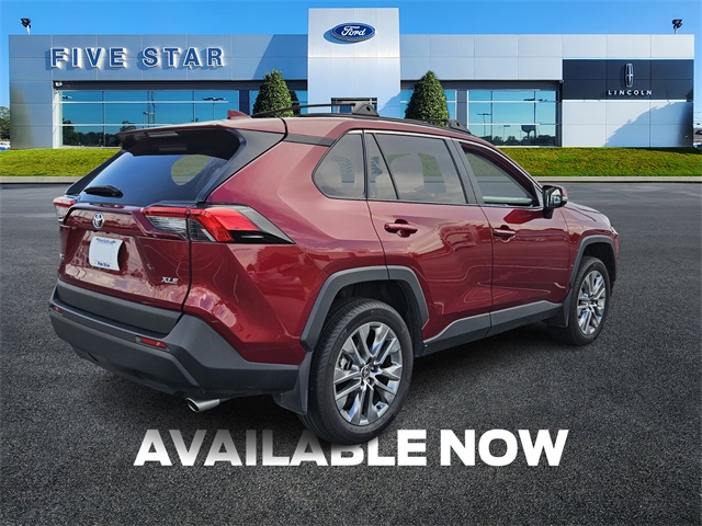 2024 Toyota RAV4 XLE Premium photo 3