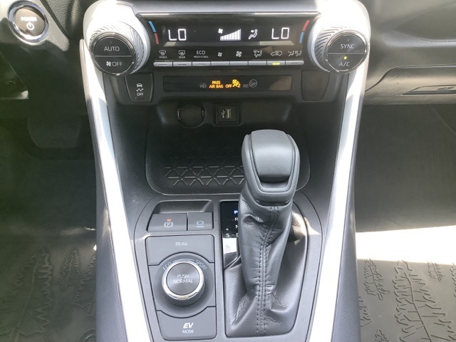 2024 Toyota RAV4 Hybrid photo 6
