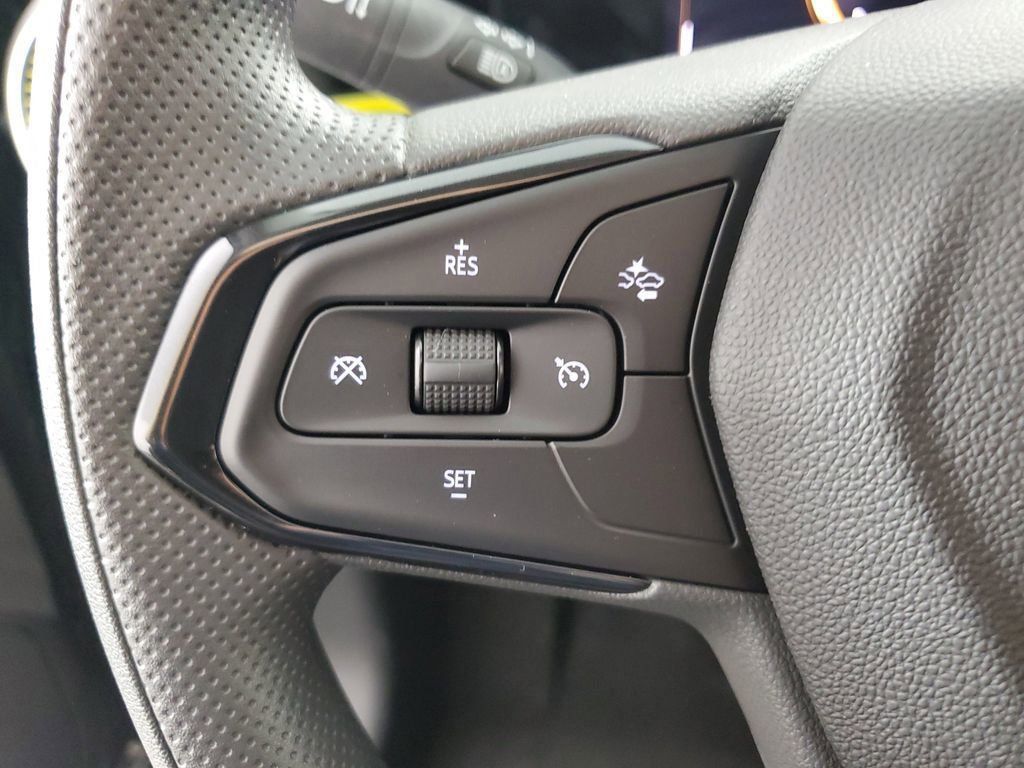 2025 Chevrolet Trax LT photo 20