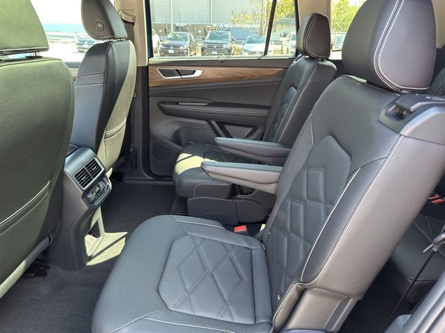 2026 Volkswagen Atlas SE Technology photo 12