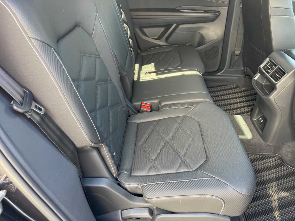 2026 Volkswagen Atlas Cross Sport SE photo 16