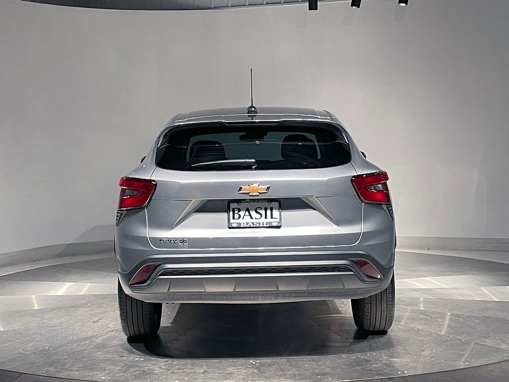 2024 Chevrolet Trax LS photo 6