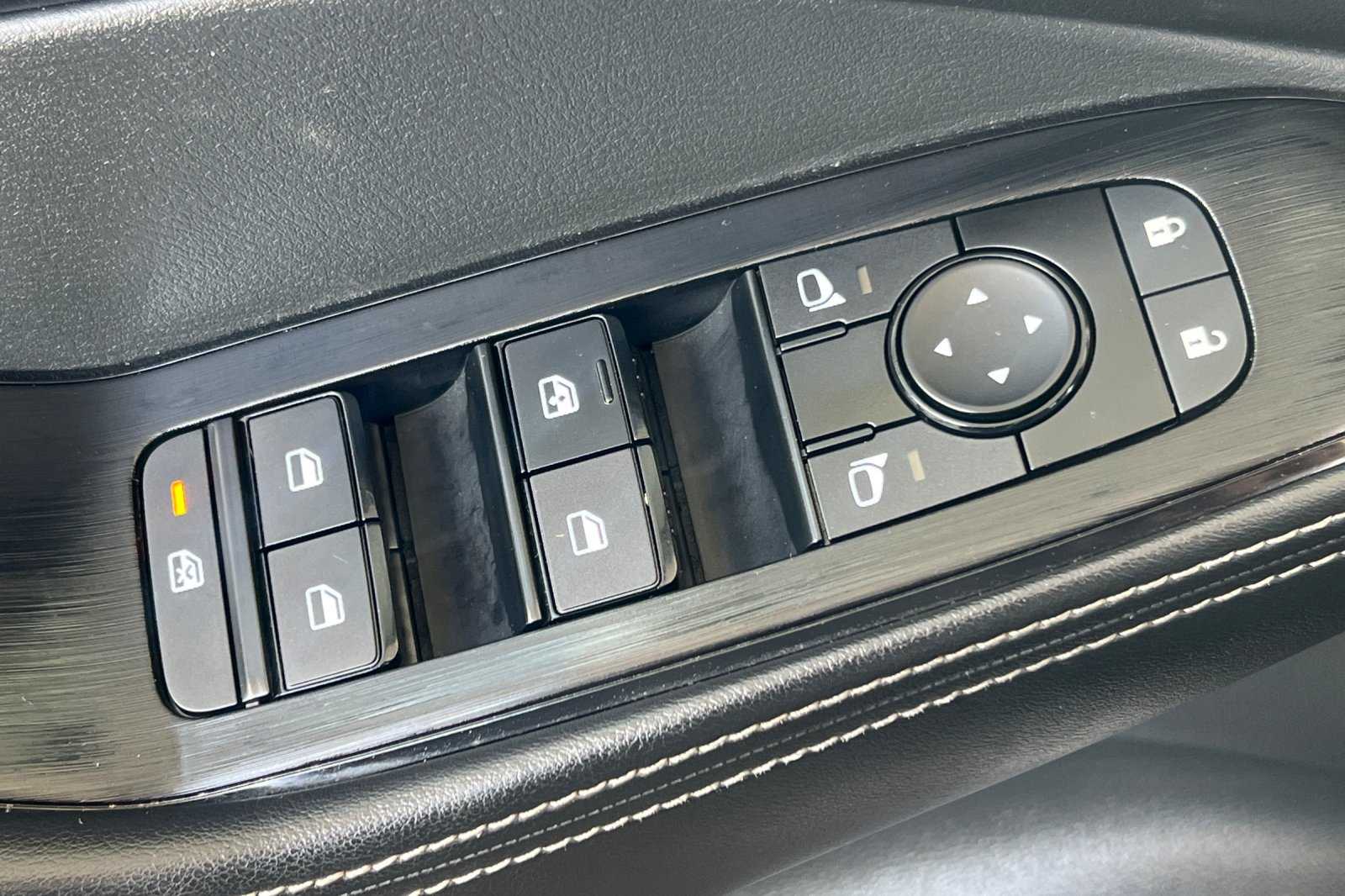 2023 Nissan Rogue SV photo 11