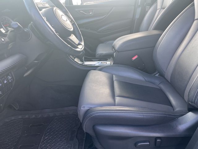 2022 Subaru Ascent Onyx Edition photo 9