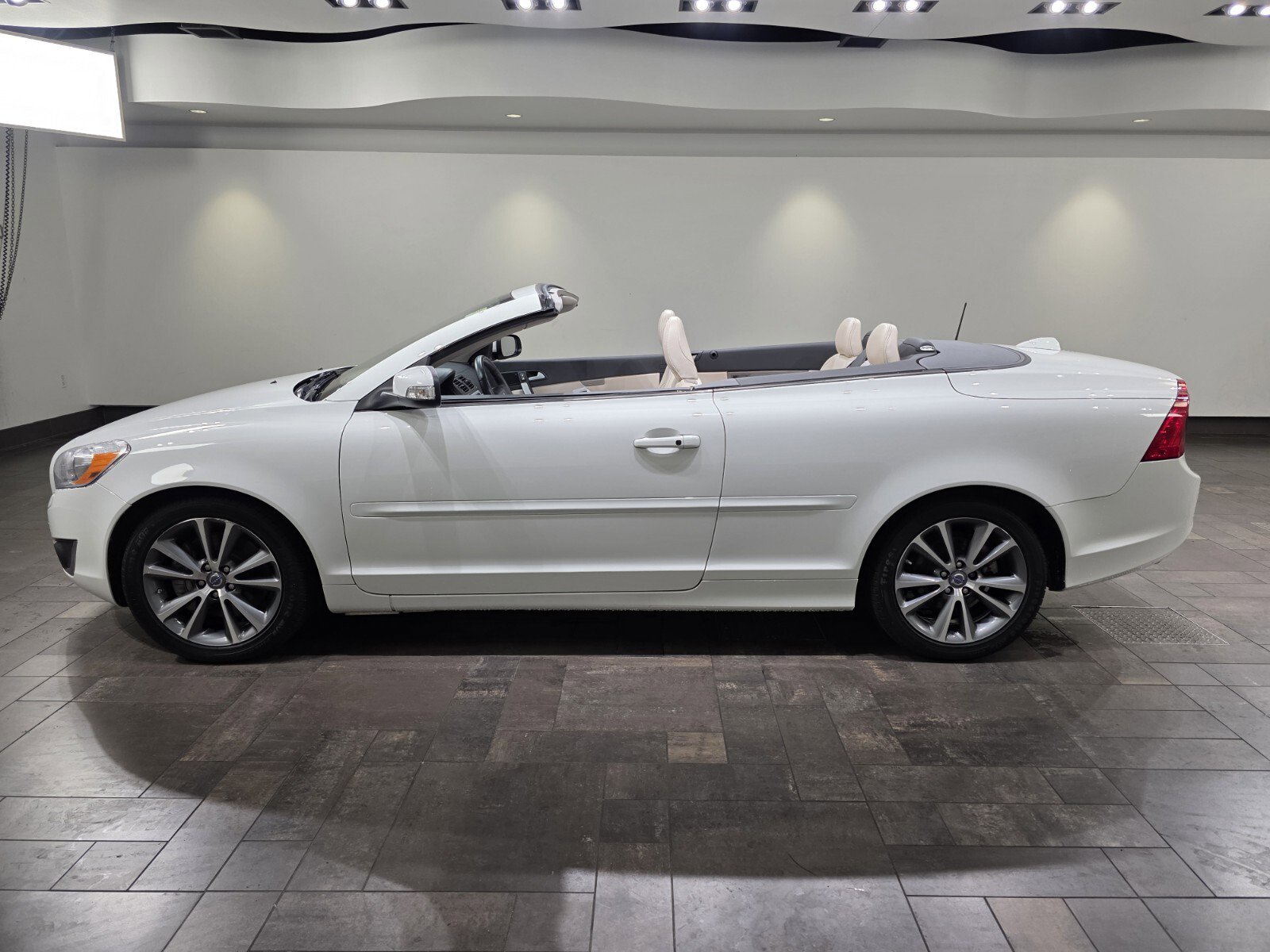 2013 Volvo C70 T5 photo 3