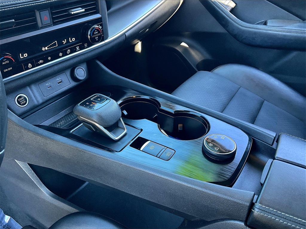 2023 Nissan Rogue SV photo 19