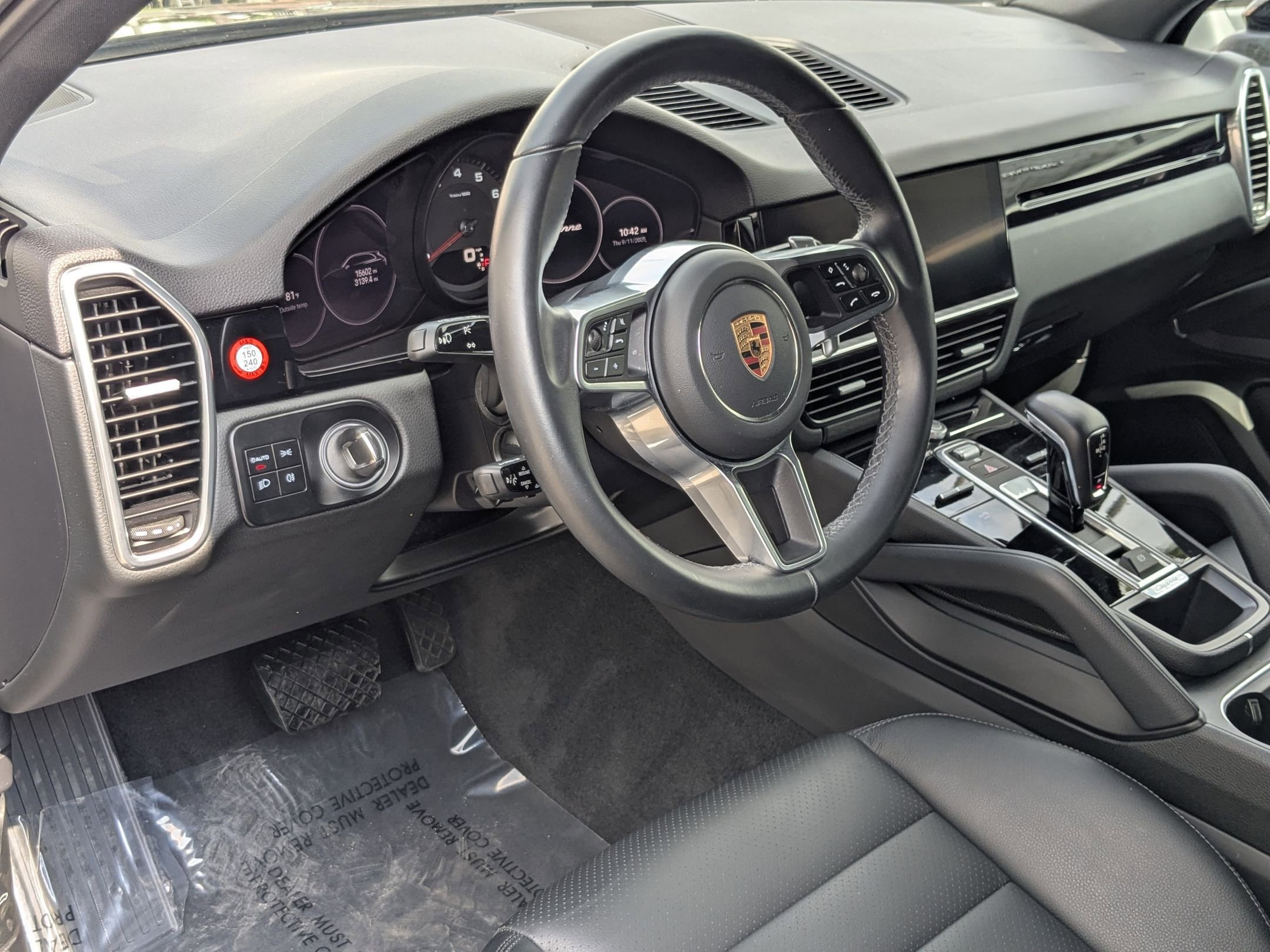2023 Porsche Cayenne Platinum Edition photo 10