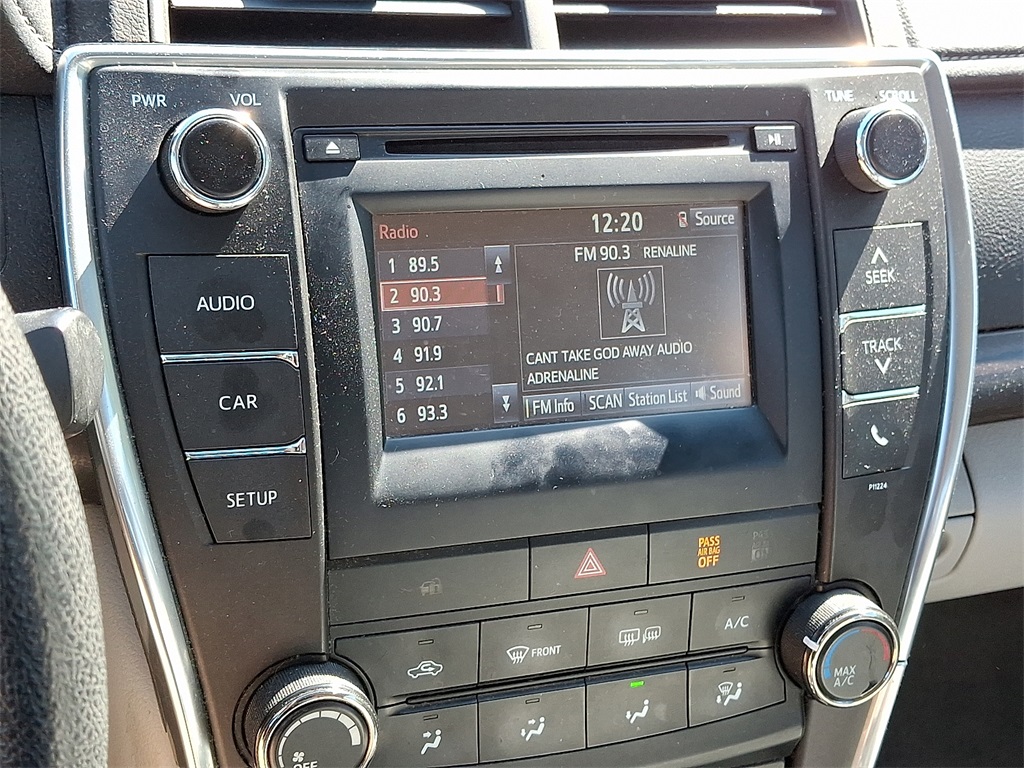 2016 Toyota Camry LE photo 15