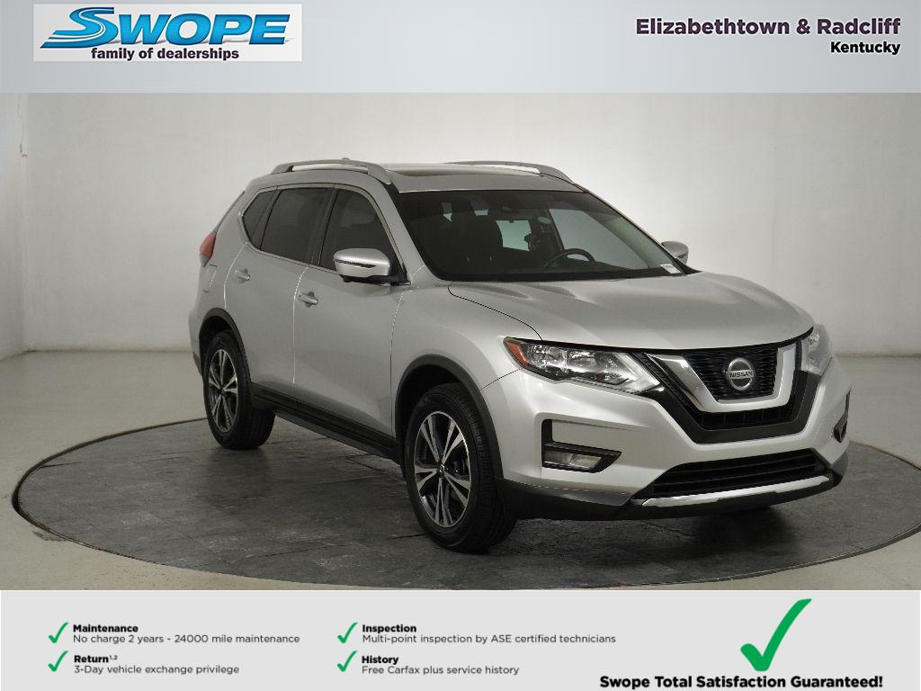 2020 Nissan Rogue SV's photo