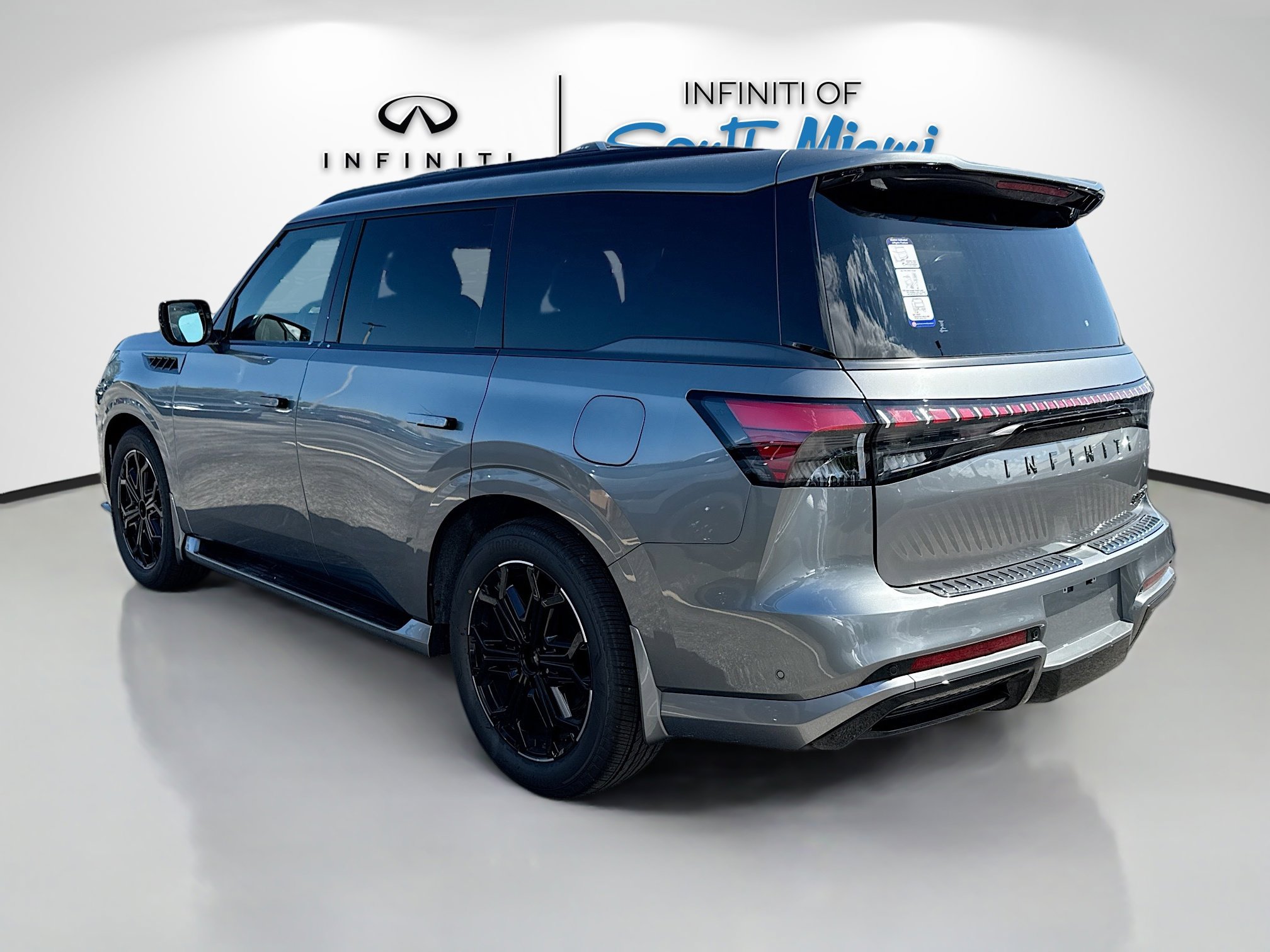 2026 Infiniti QX80 Sensory photo 4