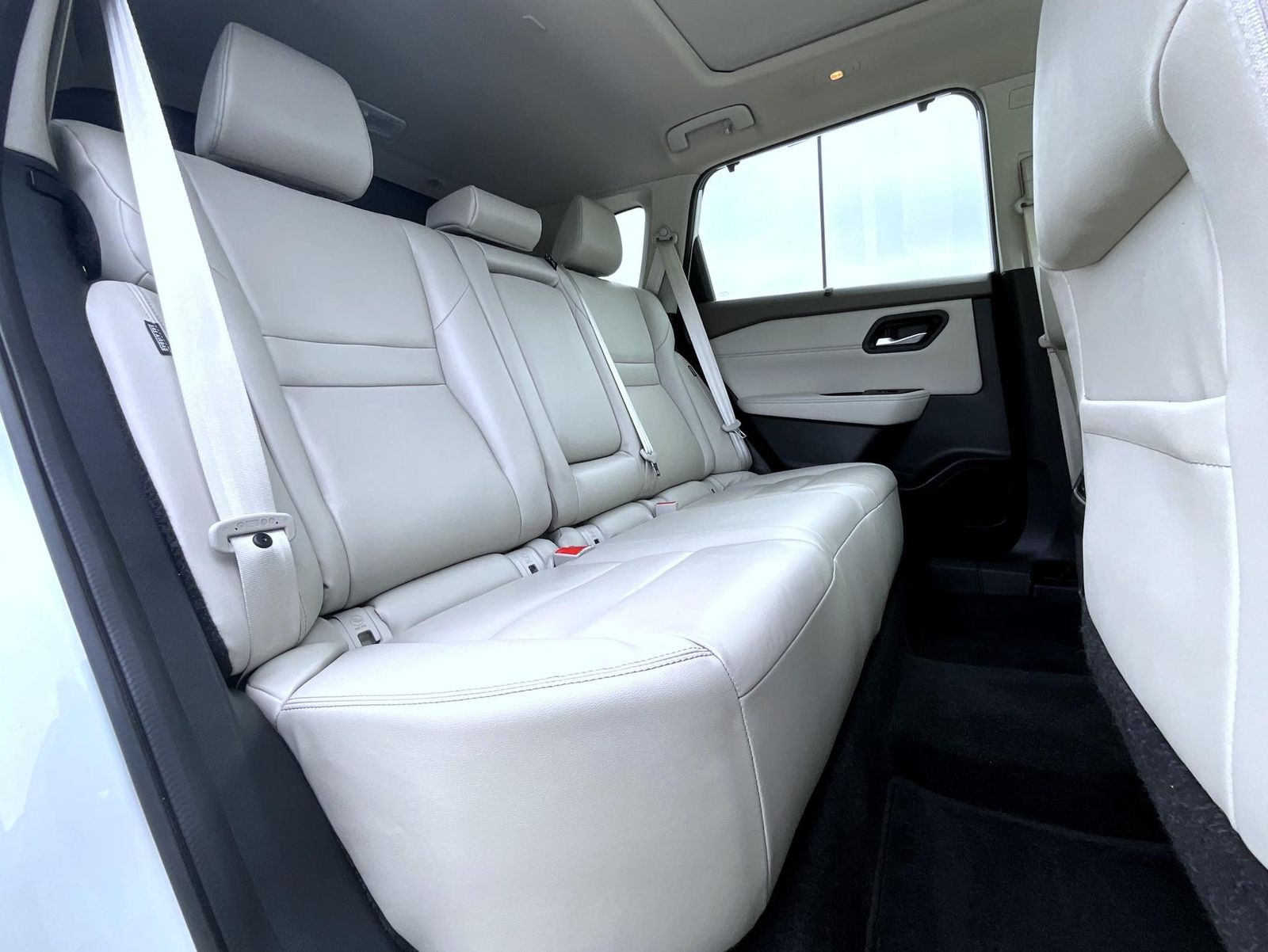 2022 Nissan Rogue SL photo 20