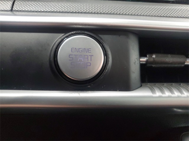2022 Kia K5 GT-Line photo 22
