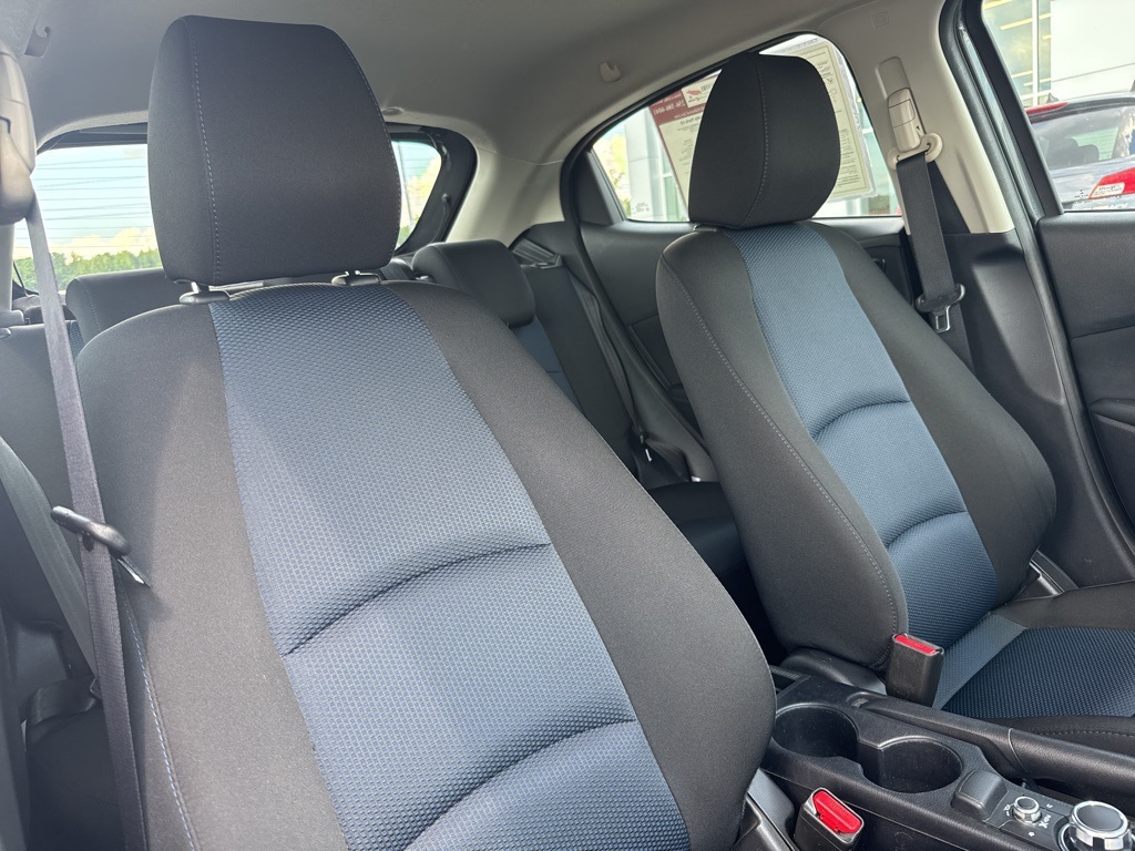 2020 Toyota Yaris LE photo 19