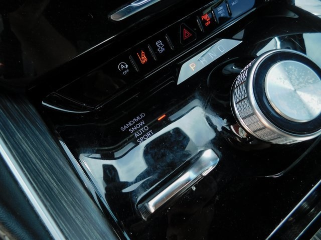 2023 Jeep Wagoneer L Series II photo 28