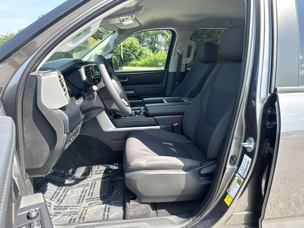 2024 Toyota Tundra SR5 photo 13