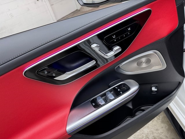 2025 Mercedes Benz C 43 AMG photo 11