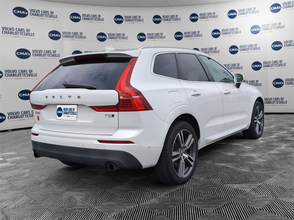2018 Volvo XC60 T5 Momentum photo 5