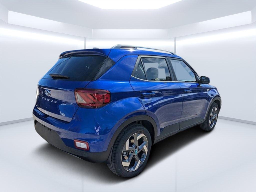2025 Hyundai Venue Limited photo 3