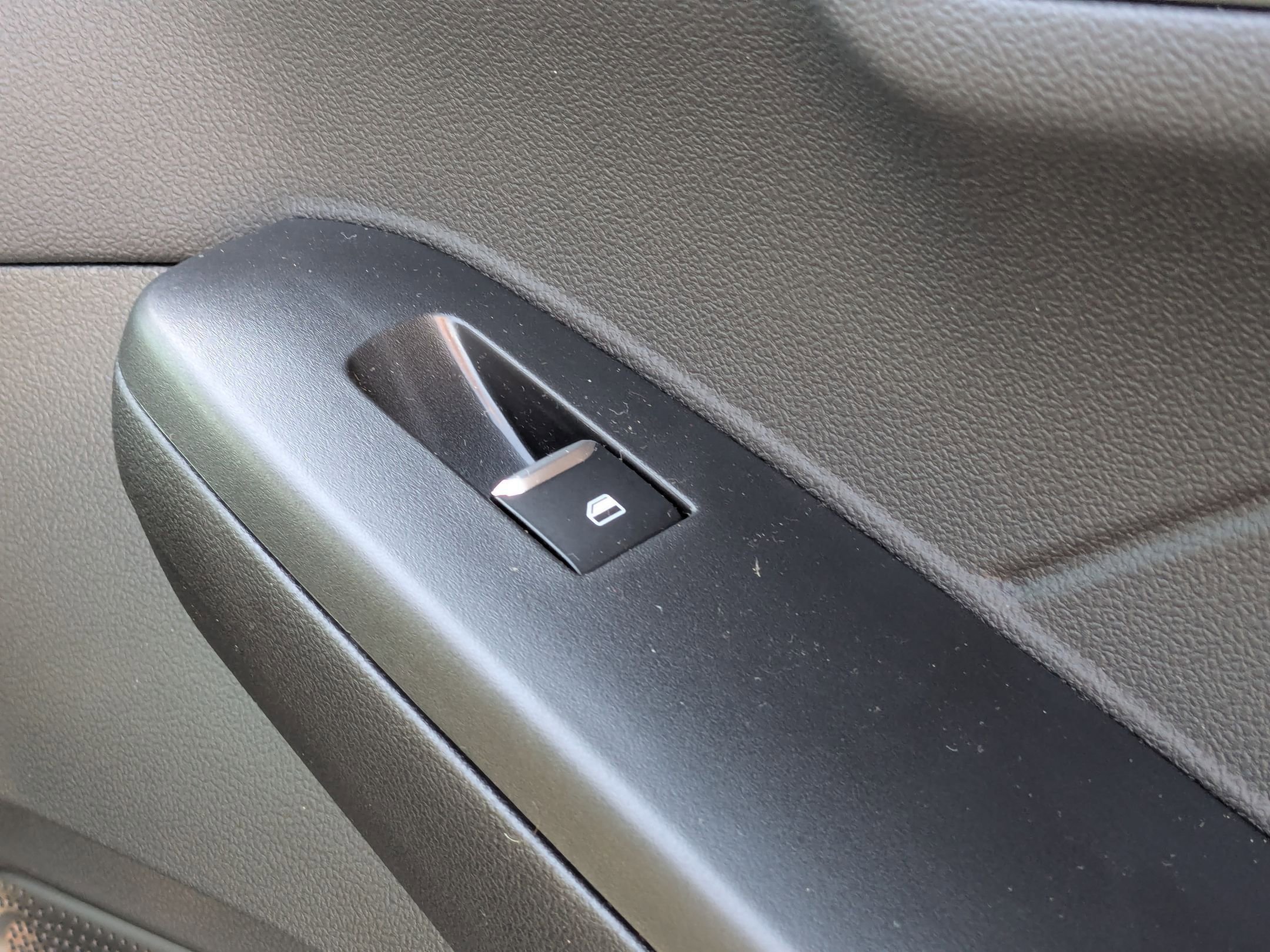 2025 Ford Escape Plug-In Hybrid SE photo 32