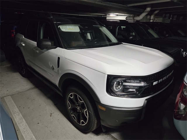 2025 Ford Bronco Sport Outer Banks photo 2