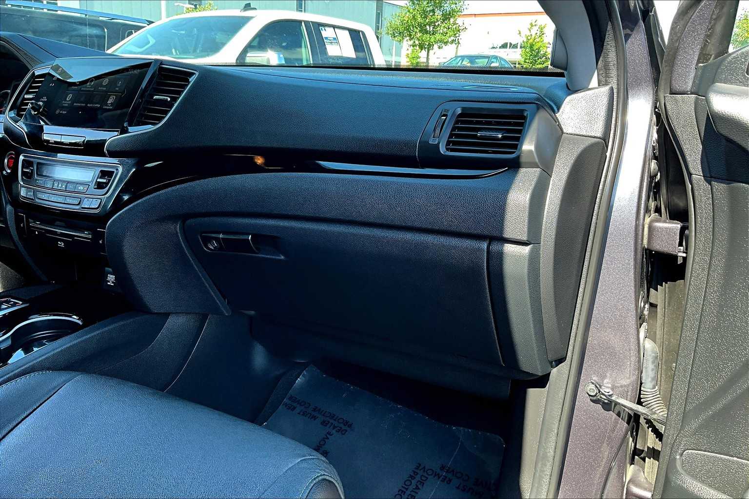 2021 Honda Pilot Touring photo 16
