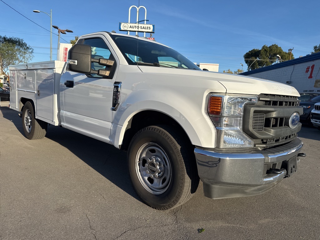 2020 Ford F-350 Super Duty Chassis Cab XL's photo