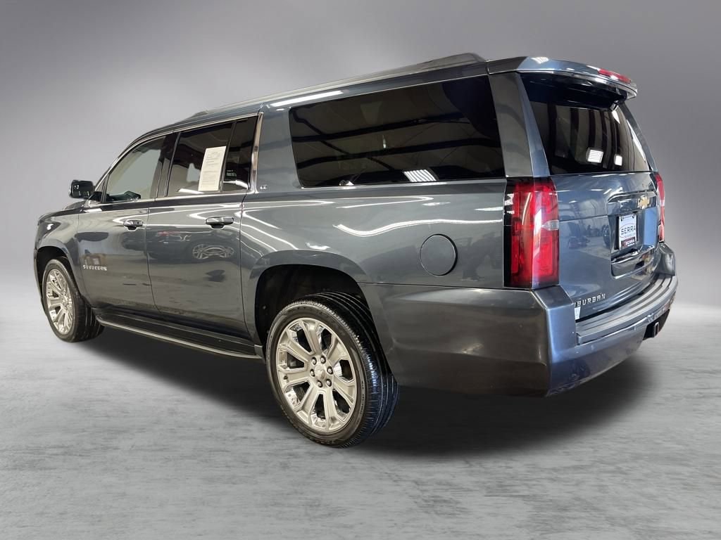 2020 Chevrolet Suburban LT photo 2