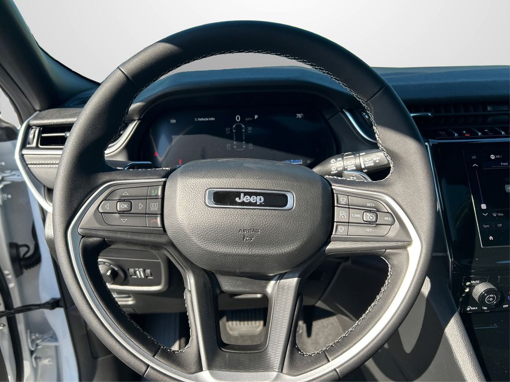 2025 Jeep Grand Cherokee Laredo X photo 22