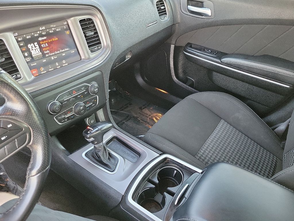 2023 Dodge Charger R/T photo 12