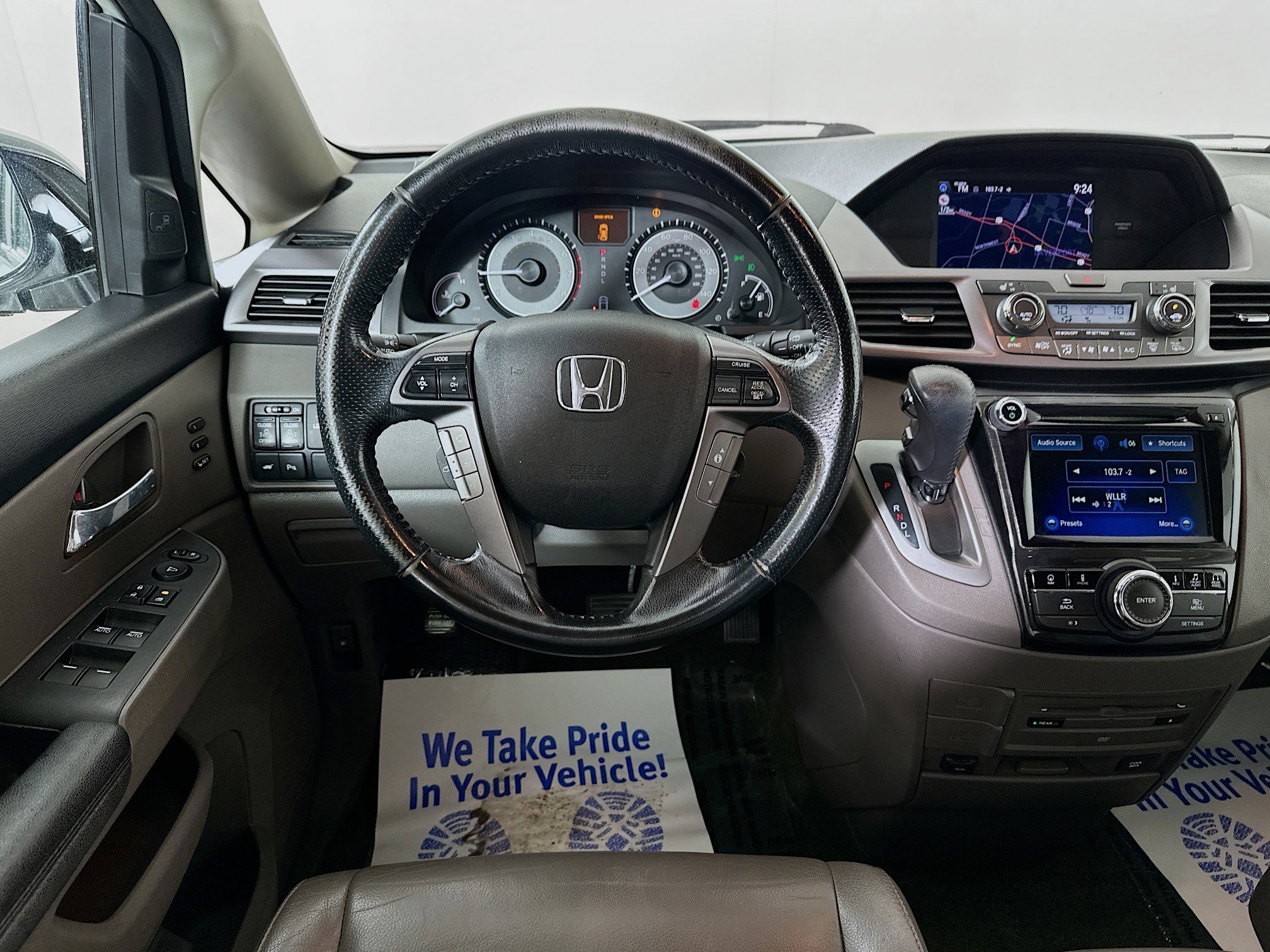 2014 Honda Odyssey Touring photo 21