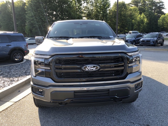 2025 Ford F-150 Lariat photo 3