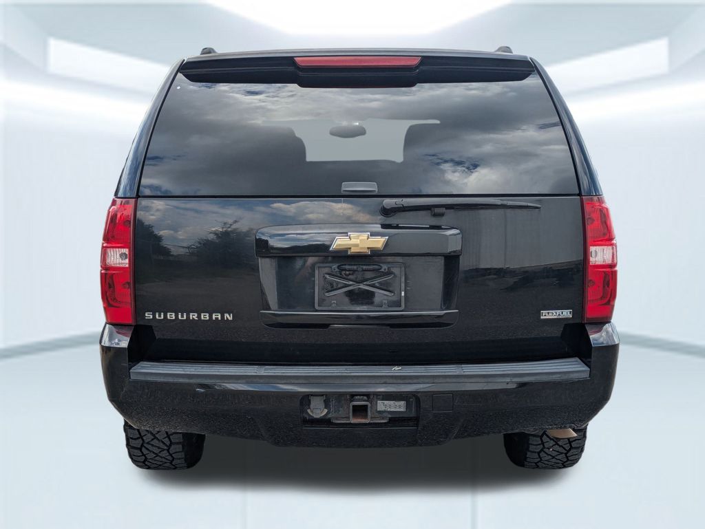 2007 Chevrolet Suburban 1500 LT photo 4