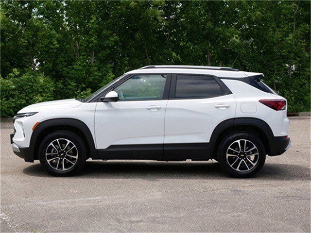 2024 Chevrolet Trailblazer LT photo 3
