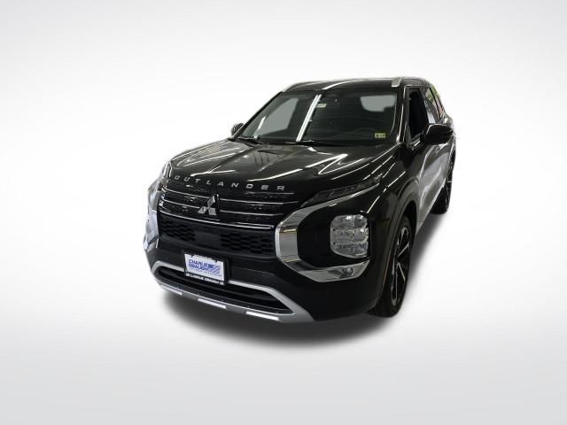 2024 Mitsubishi Outlander SEL photo 3