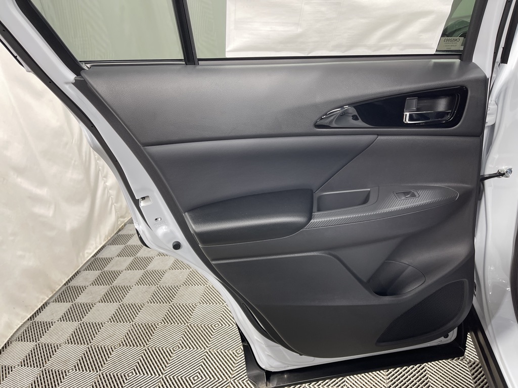 2025 Mitsubishi Eclipse Cross SE photo 26