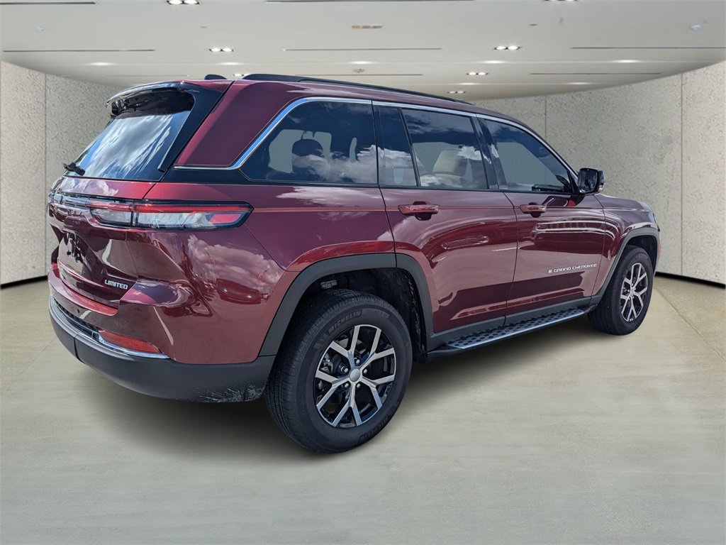 2025 Jeep Grand Cherokee Limited photo 3