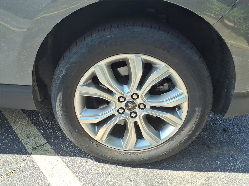 2024 Ford Edge Titanium photo 22